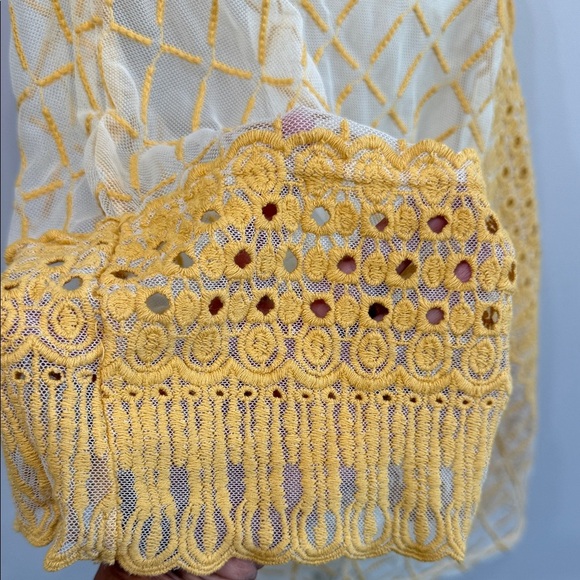 Sundance Size L Embroidered Mesh Sheer  Golden LaceTop Yellow Gold - Picture 7 of 9
